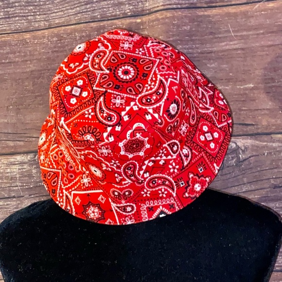 Red Bandana Bucket Hat - Picture 11 of 14